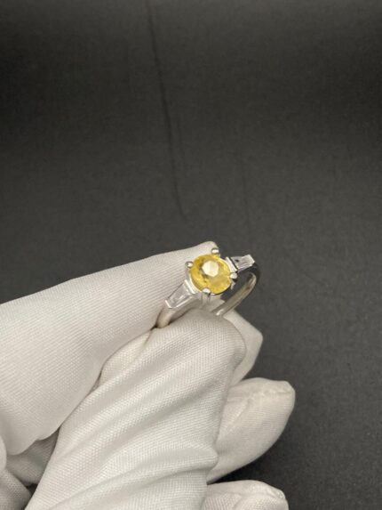 Yellow Sapphire(Pukraj)
